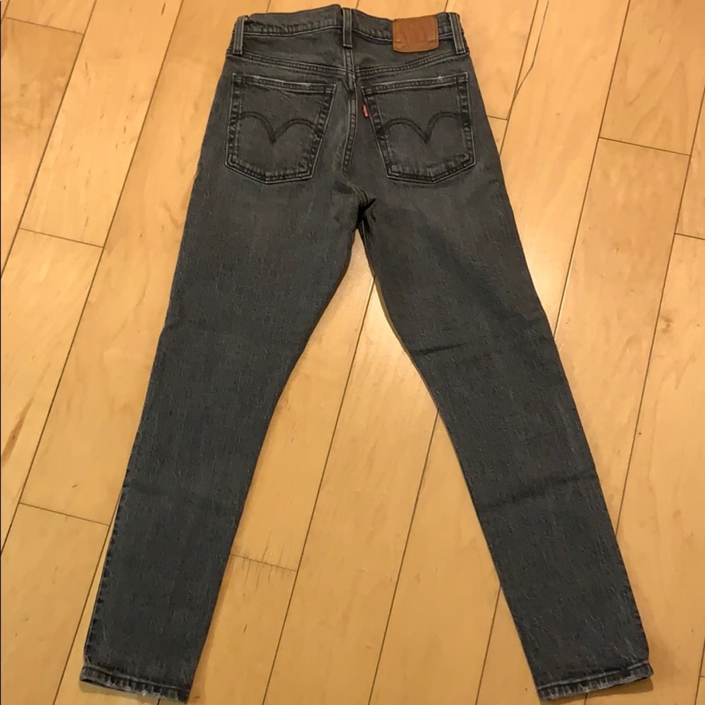 Levi’s - Picture 2 of 2
